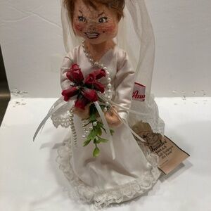 Annalee vintage 1997 “Blushing Bride” Doll 10”Tall brand new with all tags !!